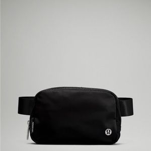 Lululemon everywhere bag